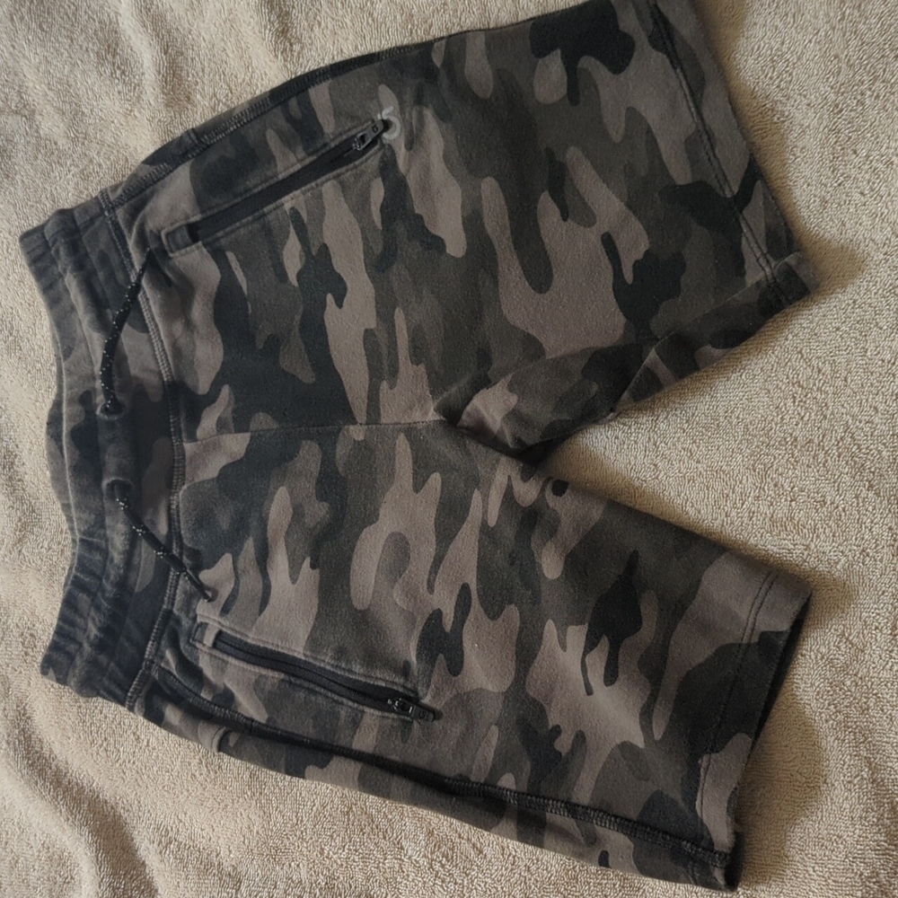 Boys gap camo shorts